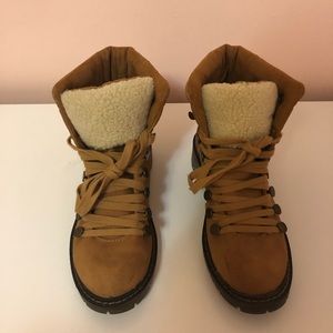 Suede boots